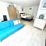 Koala & Tree - Cambridge Centric Location Renovated Studios - Short Lets & Serviced Accommodation