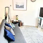 Koala & Tree - Cambridge Centric Location Renovated Studios - Short Lets & Serviced Accommodation