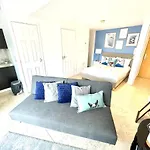 Koala & Tree - Cambridge Centric Location Renovated Studios - Short Lets & Serviced Accommodation