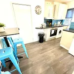 Serene And Cozy 1-Bedroom House With Parking