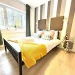 Serene And Cozy 1-Bedroom House With Parking