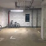 2 Bedroom Flat Next To Train Station & Gated Parking