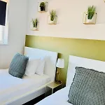 2 Bed House, Sleeps 6, Dog Friendly, Close To A14 M11, With Garden & Parking Long Stay Work Contractor Leisure, Jade