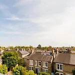 City Centre, Sleeps 7, Stunning Views & Parking, Interconnected Rooms Long Stay Work Contractor Leisure, Diamond Penthouse