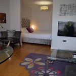 Lux Living Apartments - Marino Place