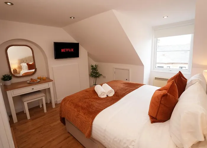 The Loft - King Bed, Central, Entire Apartment