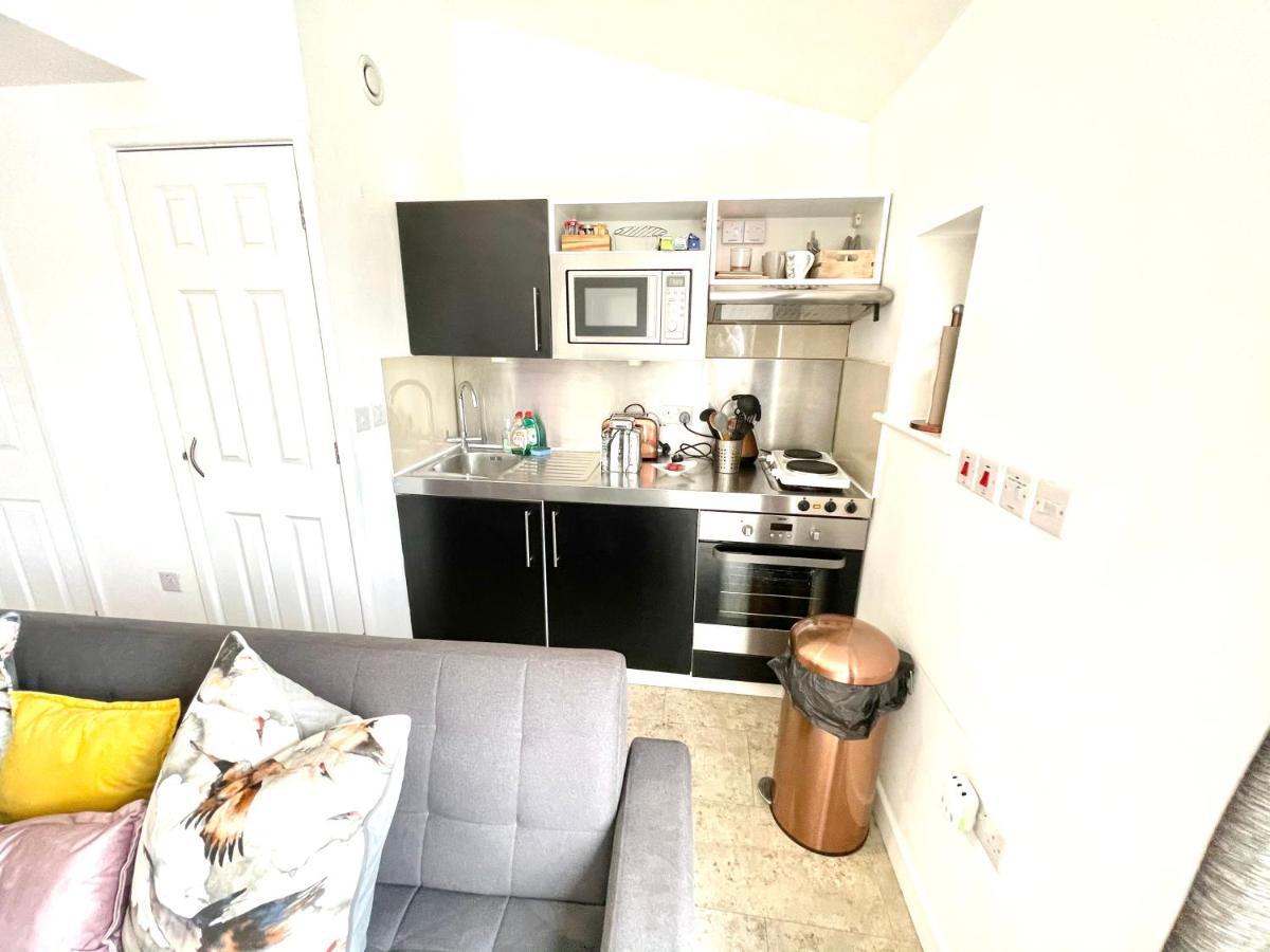 Koala & Tree - Cambridge Centric Location Renovated Studios - Short Lets & Serviced Accommodation
