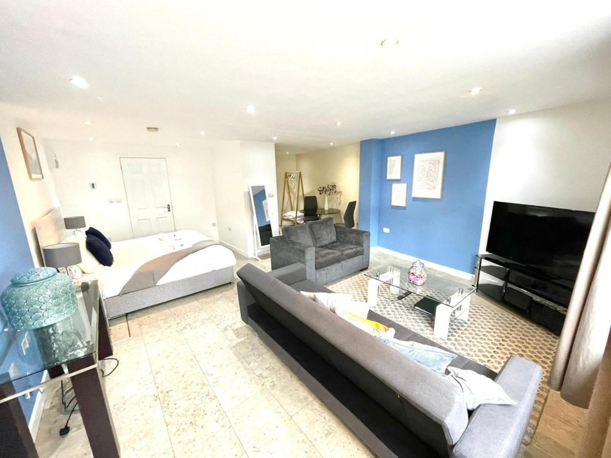 Koala & Tree - Cambridge Centric Location Renovated Studios - Short Lets & Serviced Accommodation