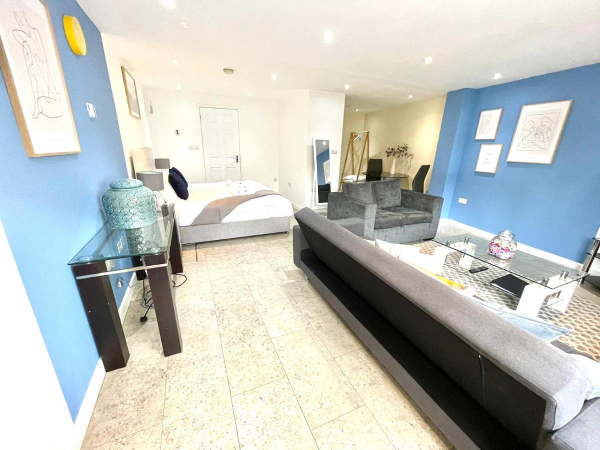 Apartment Koala & Tree - Cambridge Centric Location Renovated Studios - Short Lets & Serviced Accommodation