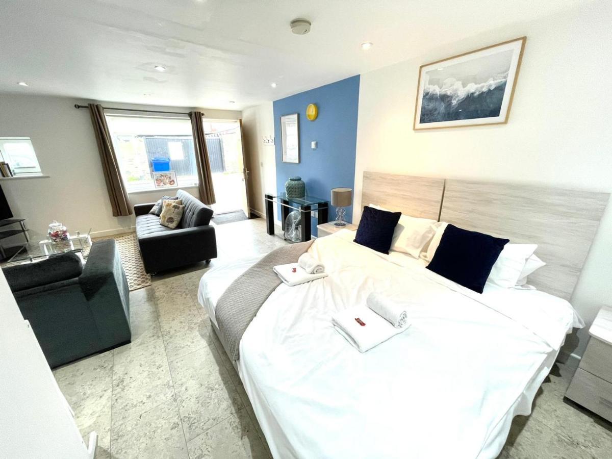 Apartment Koala & Tree - Cambridge Centric Location Renovated Studios - Short Lets & Serviced Accommodation *