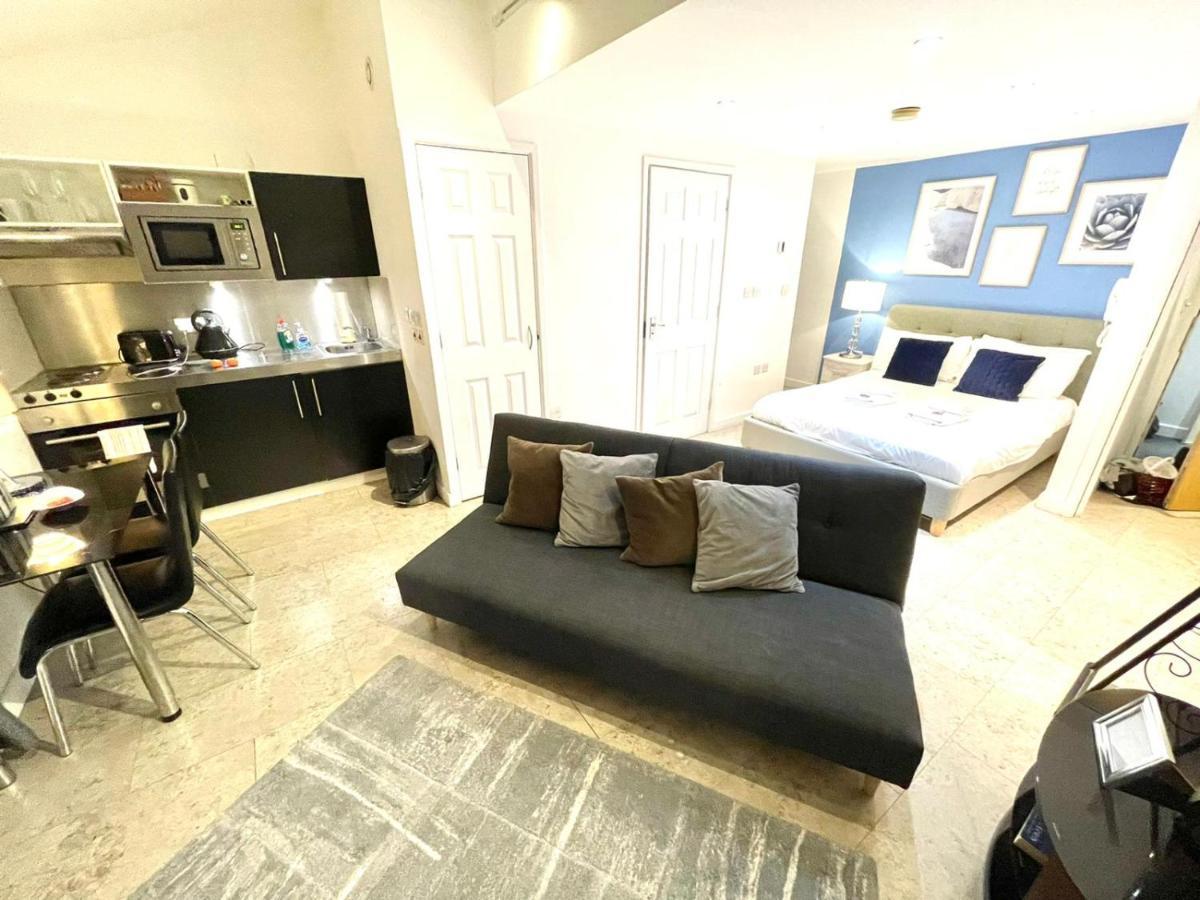 Koala & Tree - Cambridge Centric Location Renovated Studios - Short Lets & Serviced Accommodation *
