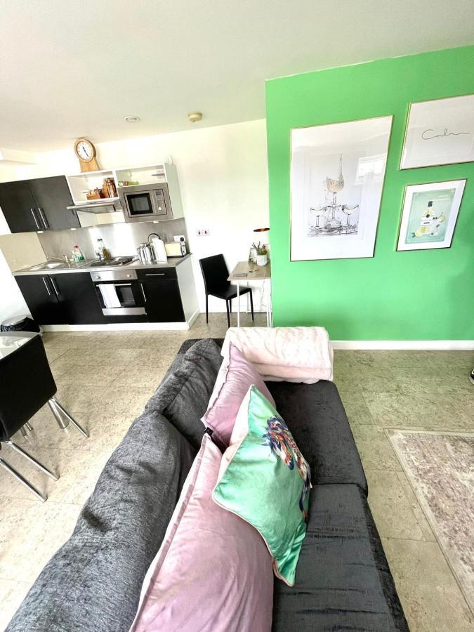 Apartment Koala & Tree - Cambridge Centric Location Renovated Studios - Short Lets & Serviced Accommodation *
