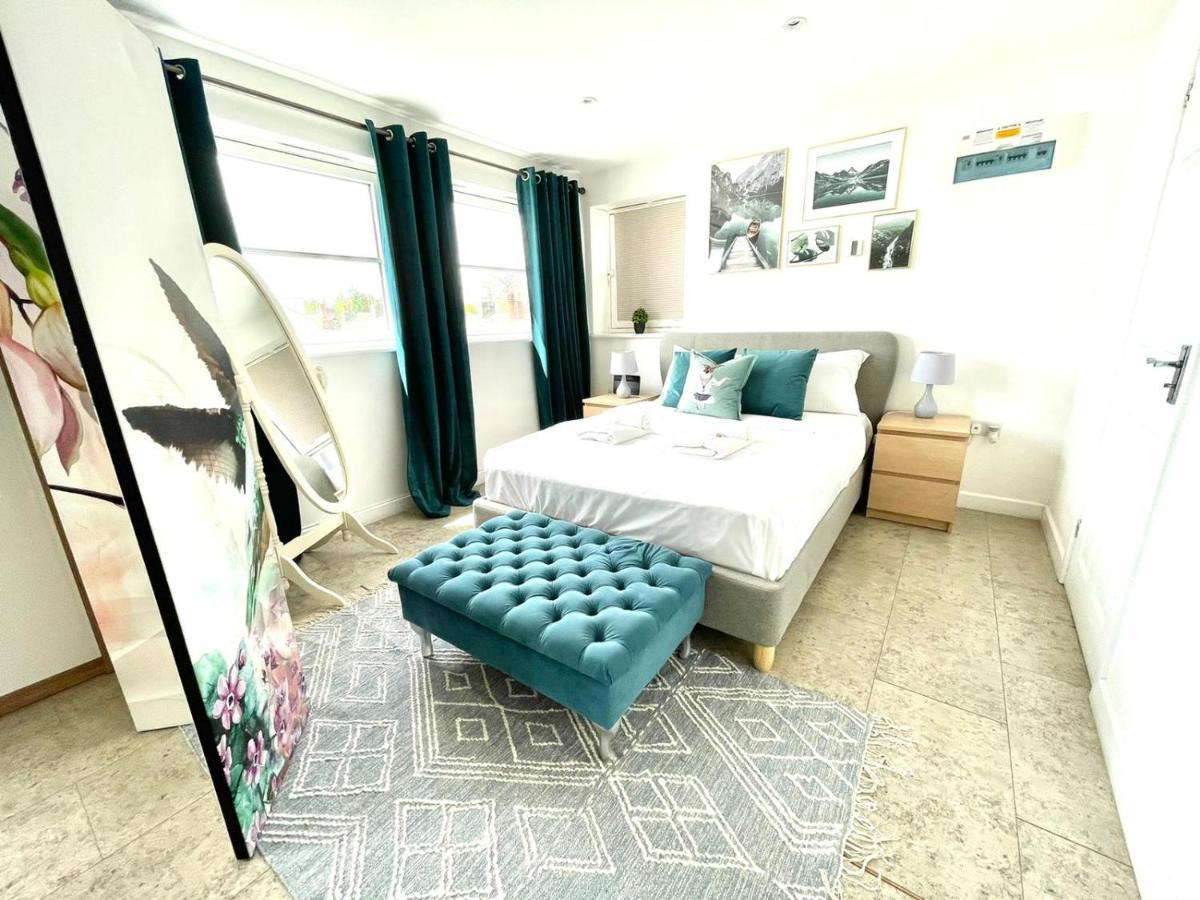 Koala & Tree - Cambridge Centric Location Renovated Studios - Short Lets & Serviced Accommodation Apartment *