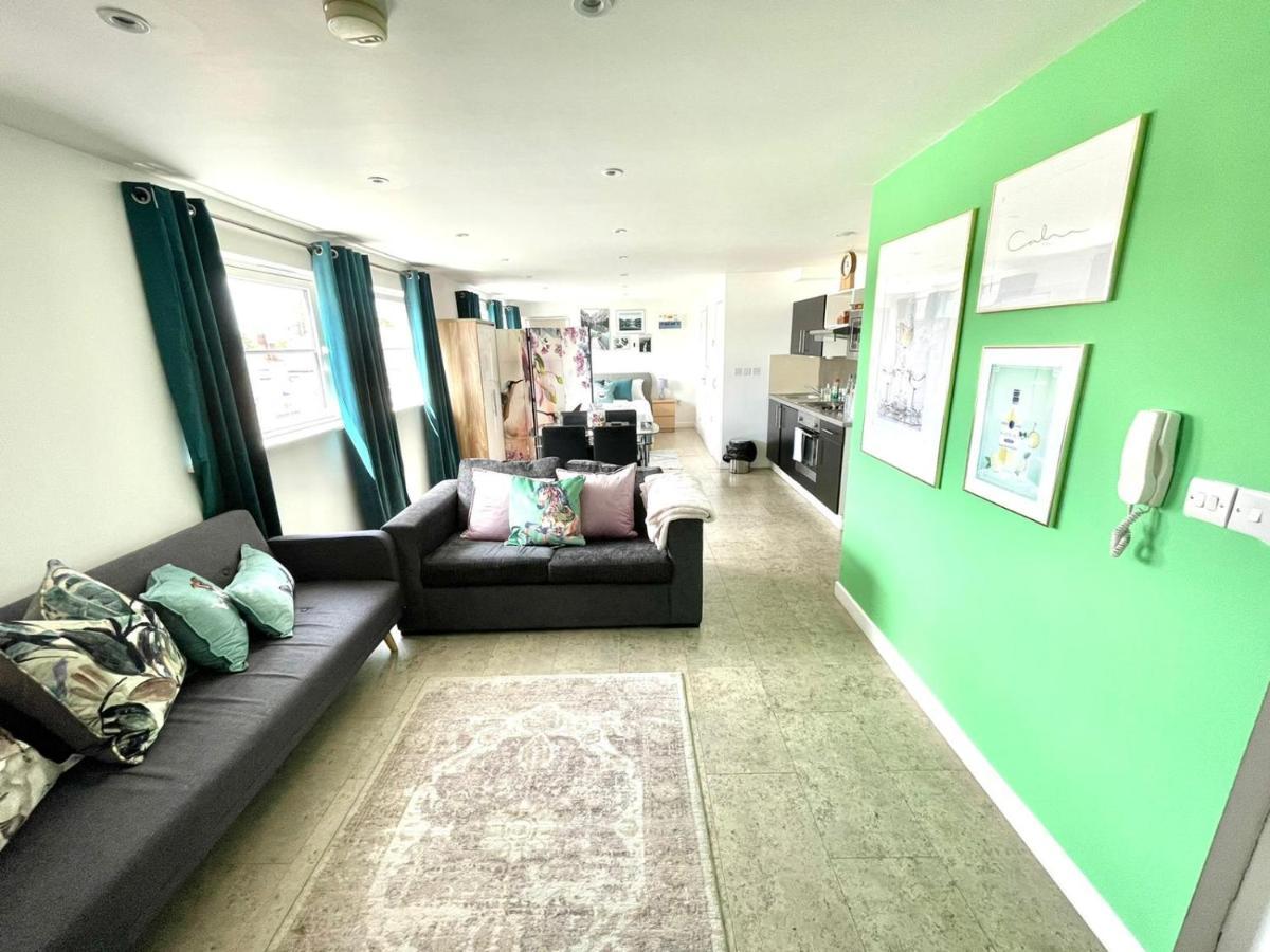 Apartment Koala & Tree - Cambridge Centric Location Renovated Studios - Short Lets & Serviced Accommodation