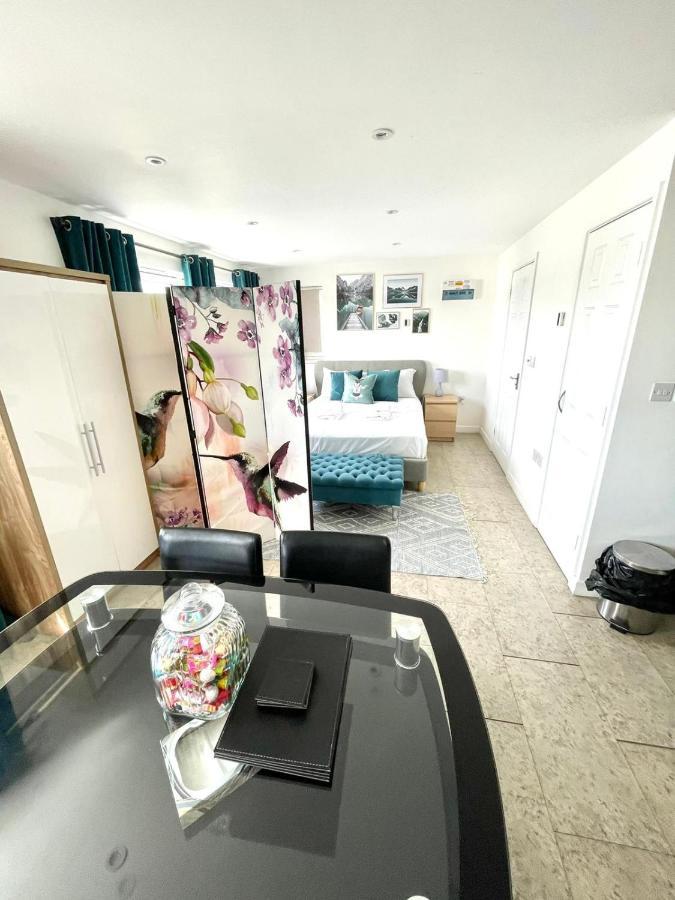 Koala & Tree - Cambridge Centric Location Renovated Studios - Short Lets & Serviced Accommodation Apartment