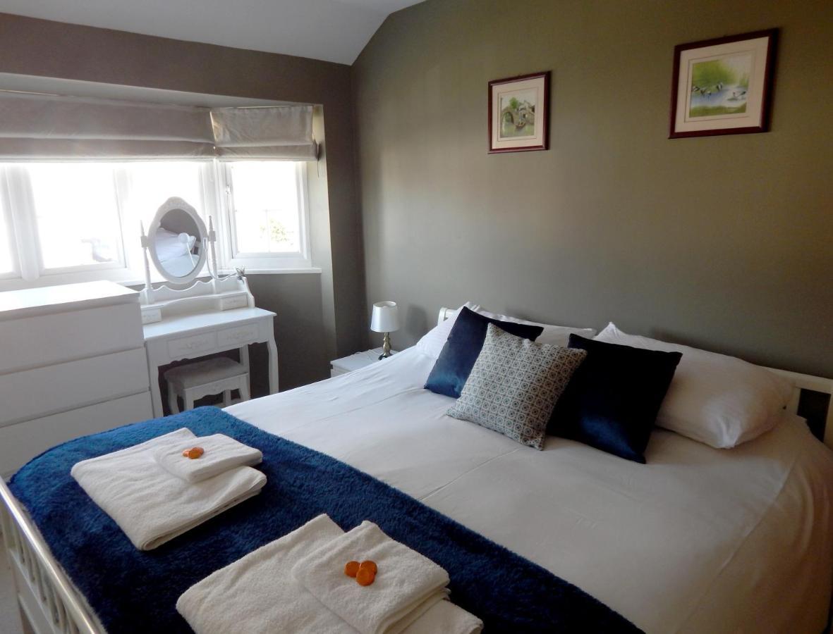 Luxurious 3 Bedroom House For Families, Corporate With Gardens And Parking