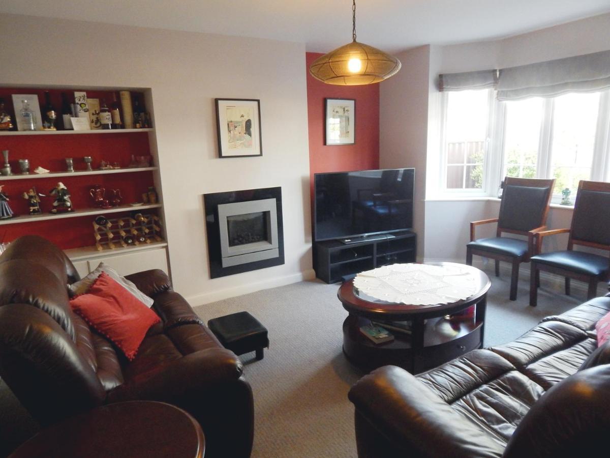Luxurious 3 Bedroom House For Families, Corporate With Gardens And Parking