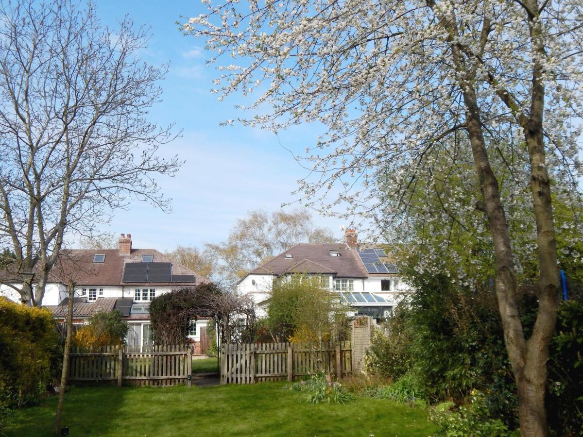 Apartment Luxurious 3 Bedroom House For Families, Corporate With Gardens And Parking