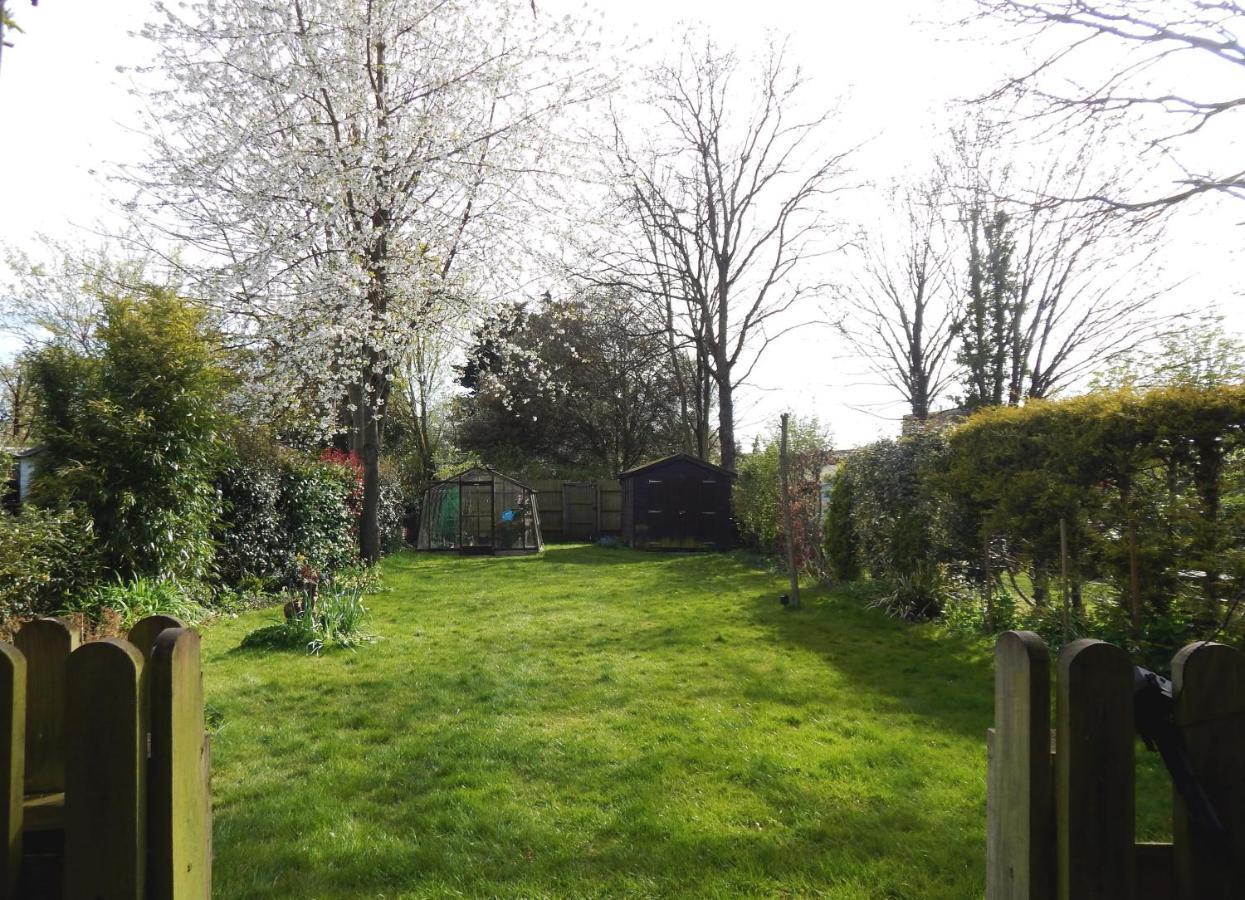 Luxurious 3 Bedroom House For Families, Corporate With Gardens And Parking