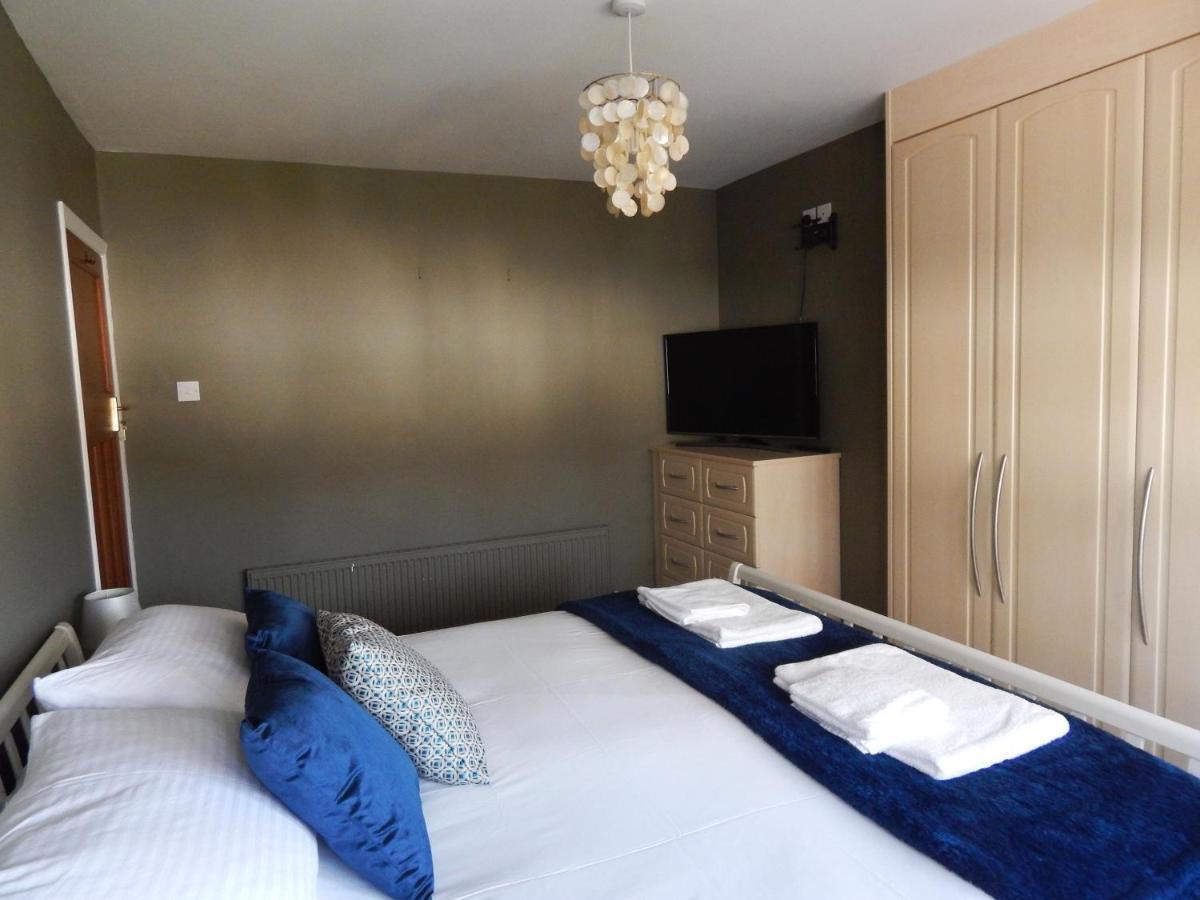 Luxurious 3 Bedroom House For Families, Corporate With Gardens And Parking Apartment