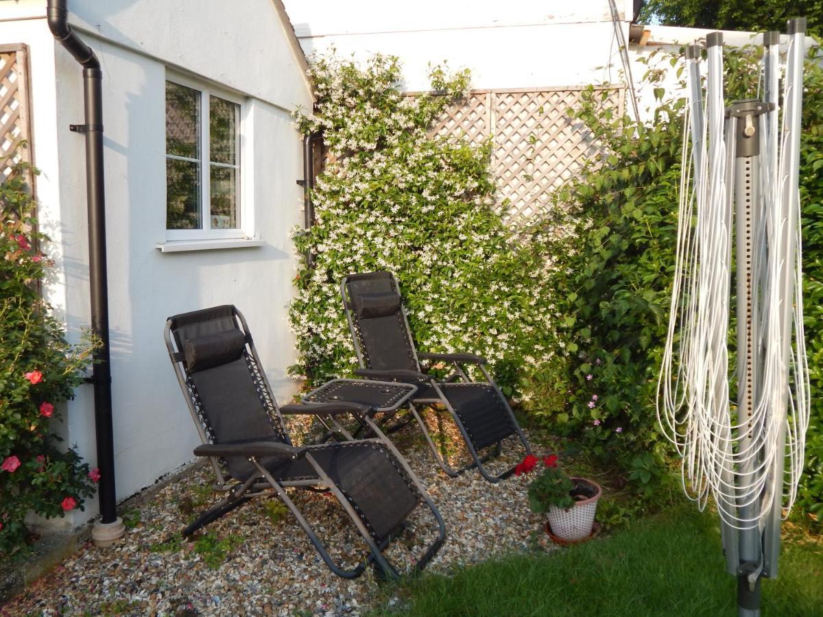 Apartment Luxurious 3 Bedroom House For Families, Corporate With Gardens And Parking *