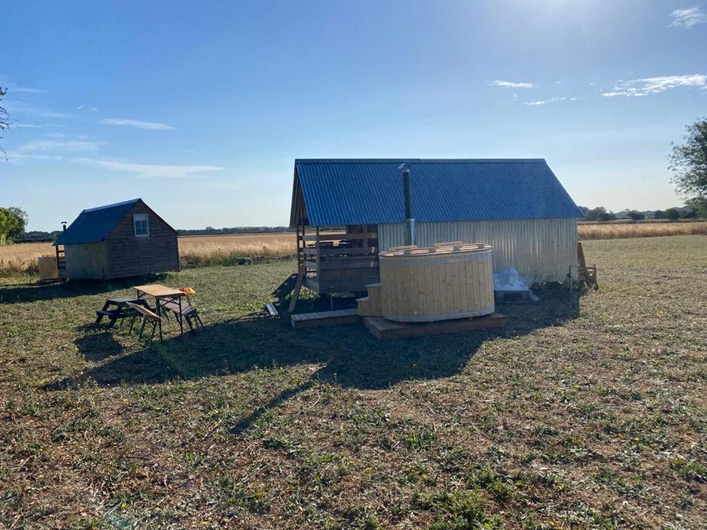Fen Meadows Glamping - Luxury And Bell Tents