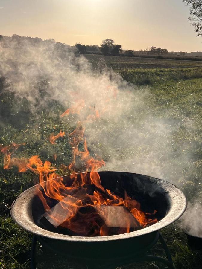 Campsite Fen Meadows Glamping - Luxury And Bell Tents