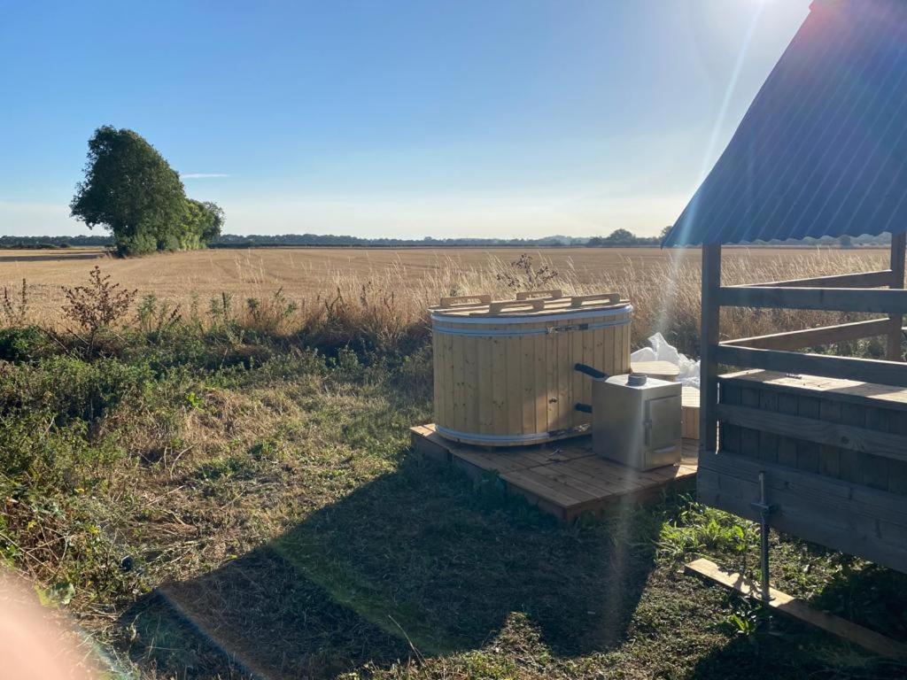 Fen Meadows Glamping - Luxury And Bell Tents Campsite