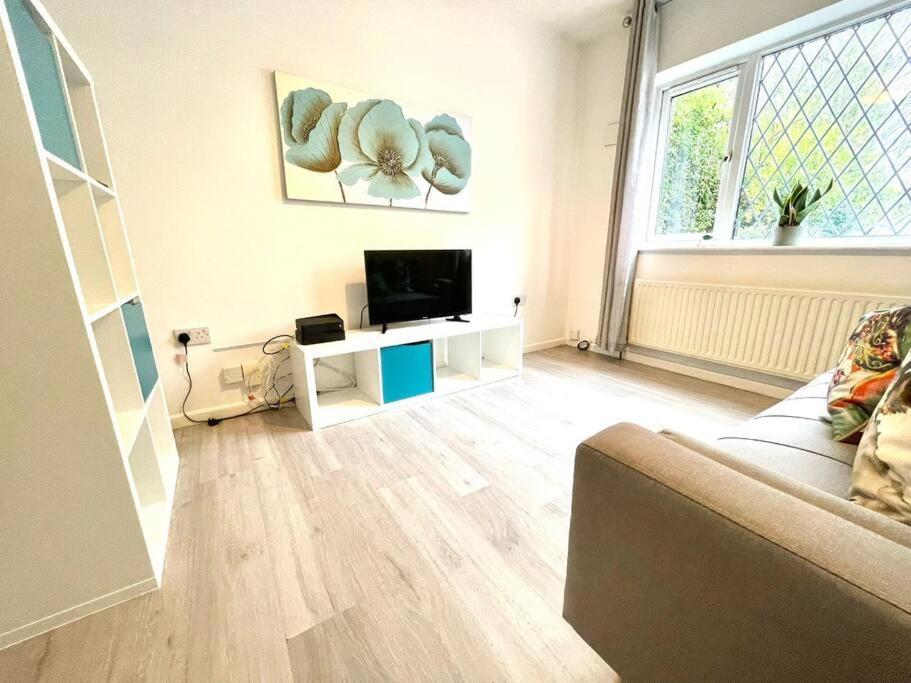 Holiday home Serene And Cozy 1-bedroom House With Parking