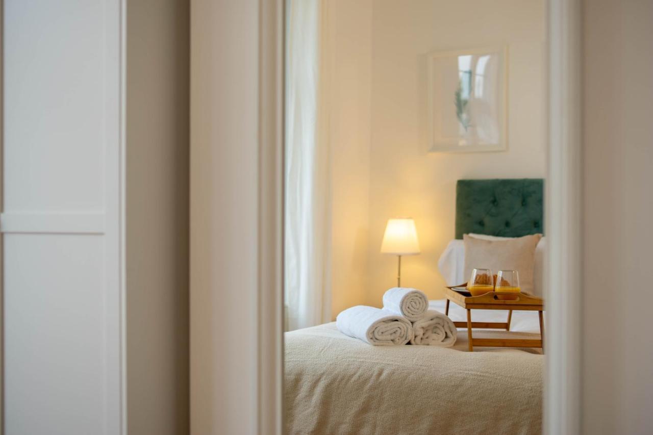 Vibrant Centre - King Bed, Entire *