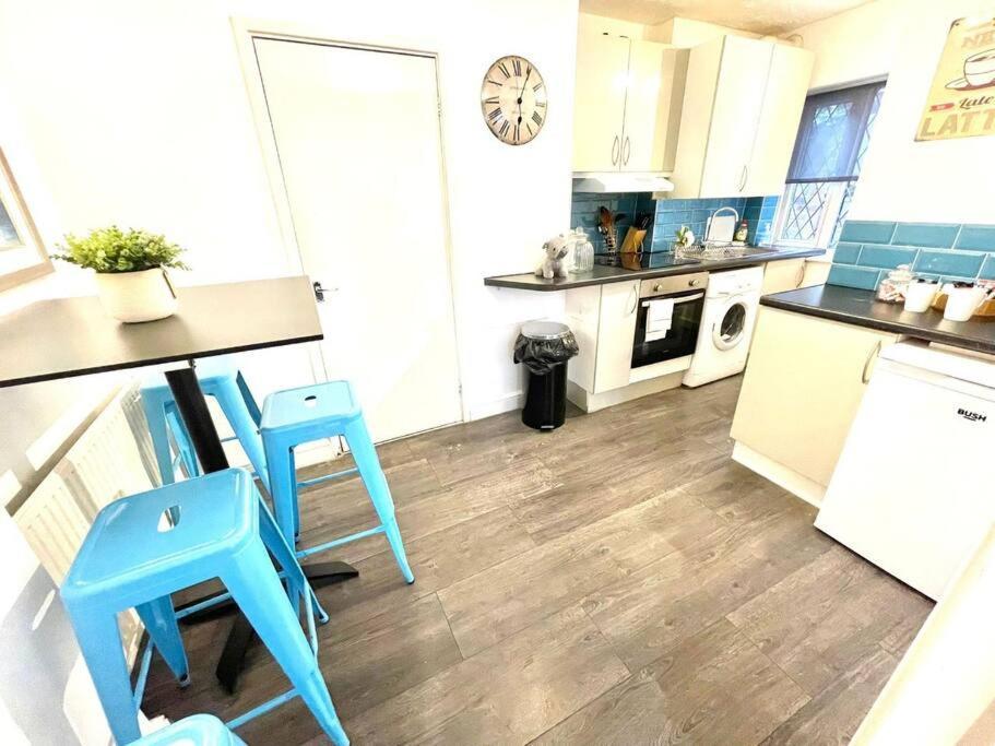 Serene And Cozy 1-bedroom House With Parking