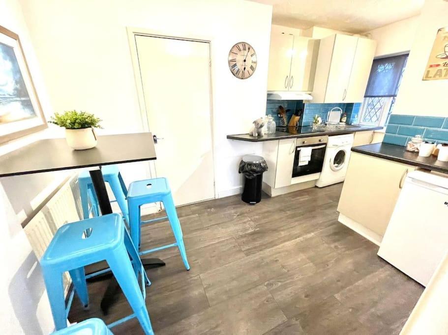 Holiday home Serene And Cozy 1-bedroom House With Parking *