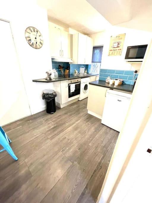 Serene And Cozy 1-bedroom House With Parking Holiday home Cambridge (Cambridgeshire)