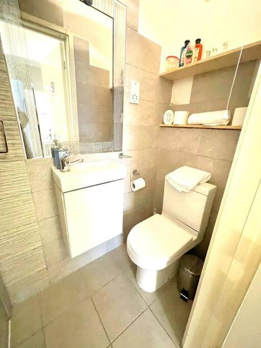 Holiday home Serene And Cozy 1-bedroom House With Parking