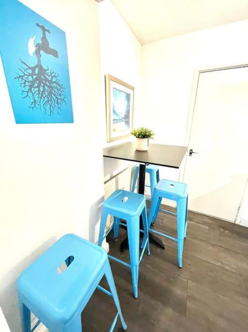 Serene And Cozy 1-bedroom House With Parking *
