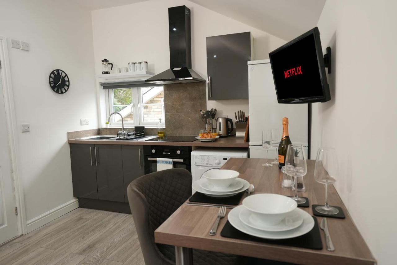 Cosy & Quiet - King Bed, Central, Smart Tv Apartment *