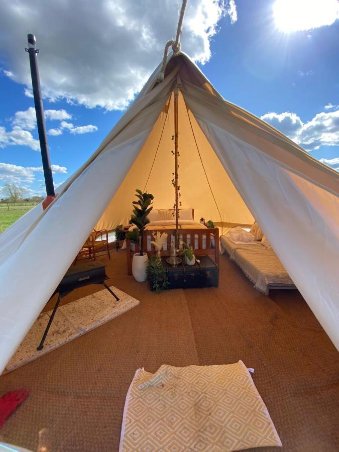 Campsite Fen Meadows Glamping - Luxury And Bell Tents
