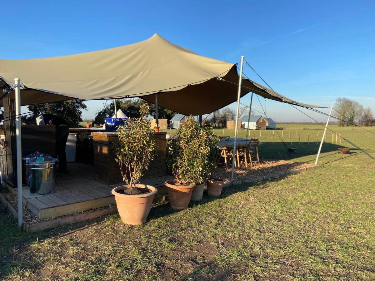 Fen Meadows Glamping - Luxury And Bell Tents