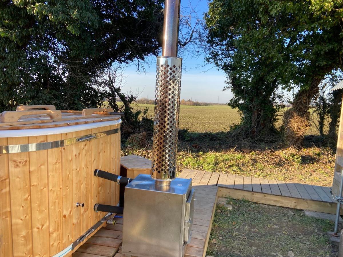 Fen Meadows Glamping - Luxury And Bell Tents *