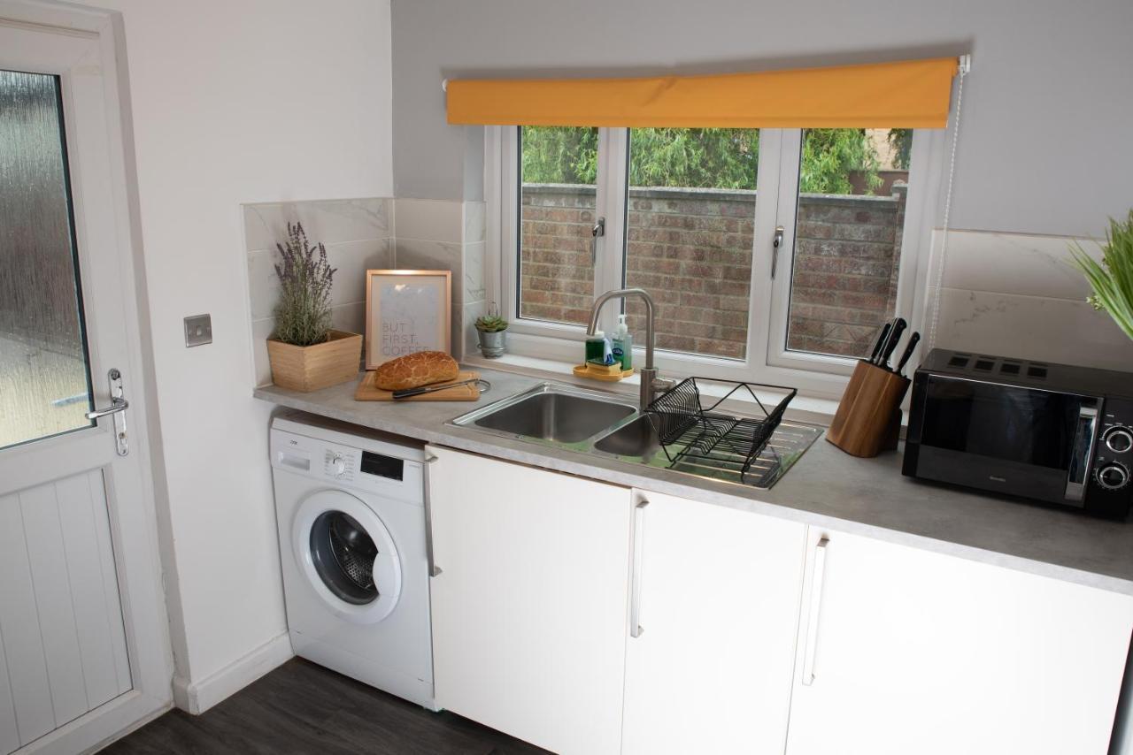Holiday home Charming 2-bedroom Town House - Short Walk From The Station