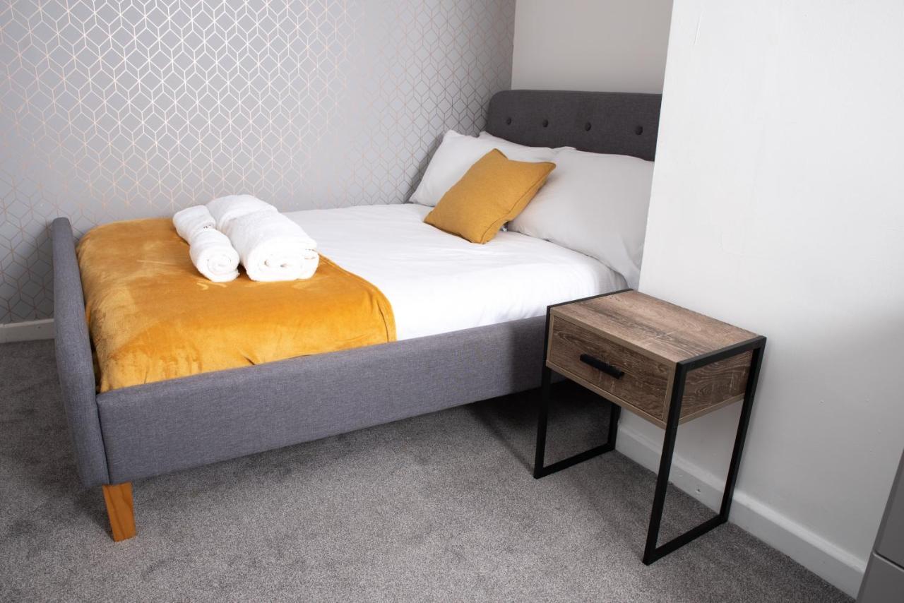 Holiday home Charming 2-bedroom Town House - Short Walk From The Station
