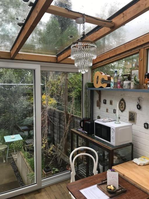 Tiny Hideaway In Apartment