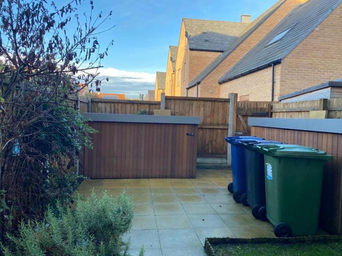 Cozy Garden Retreat: 4-bed Near Hospitals Apartment Cambridge (Cambridgeshire)