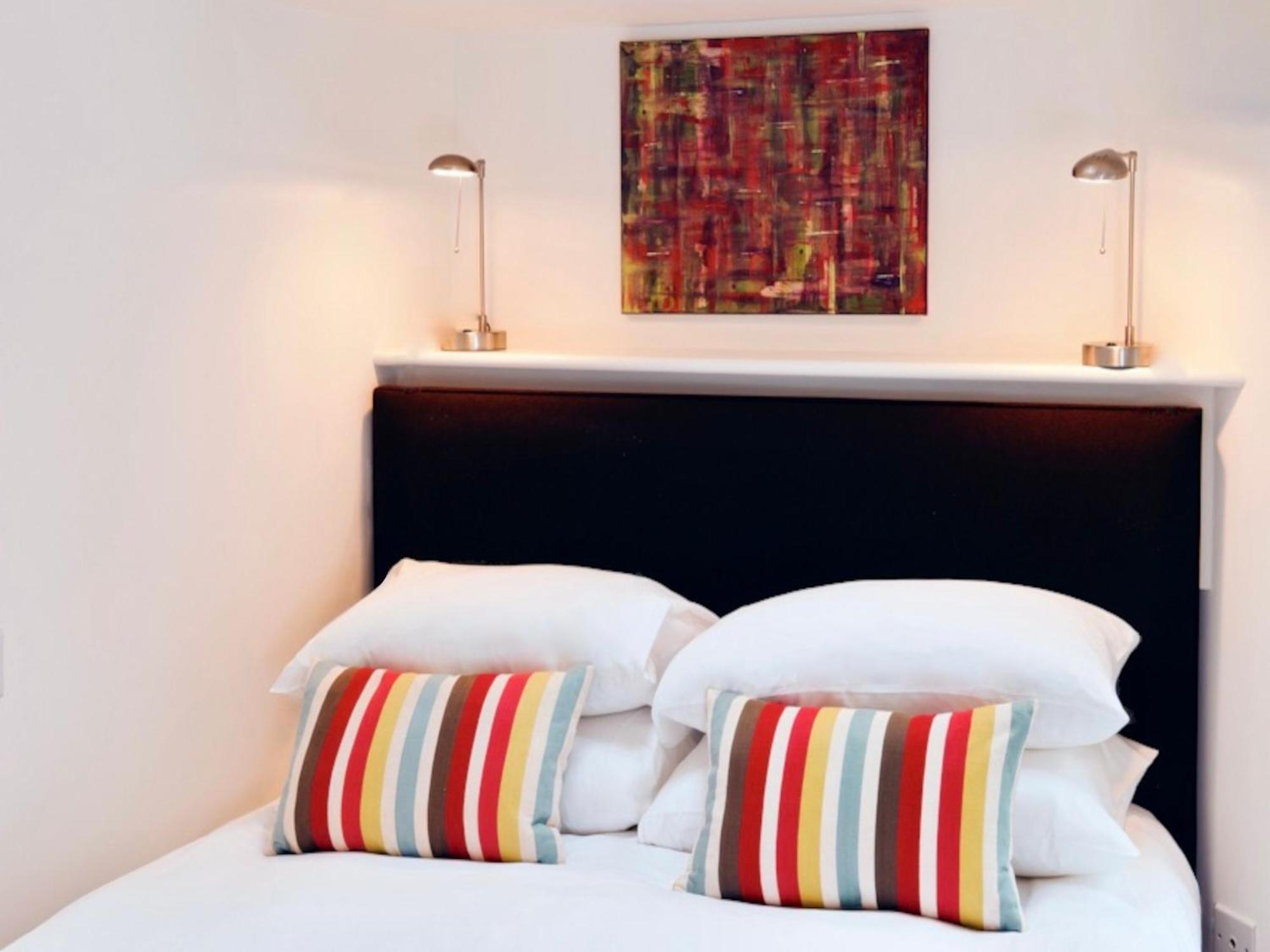 Your Space Apartments - Cambridge Place Apartment *