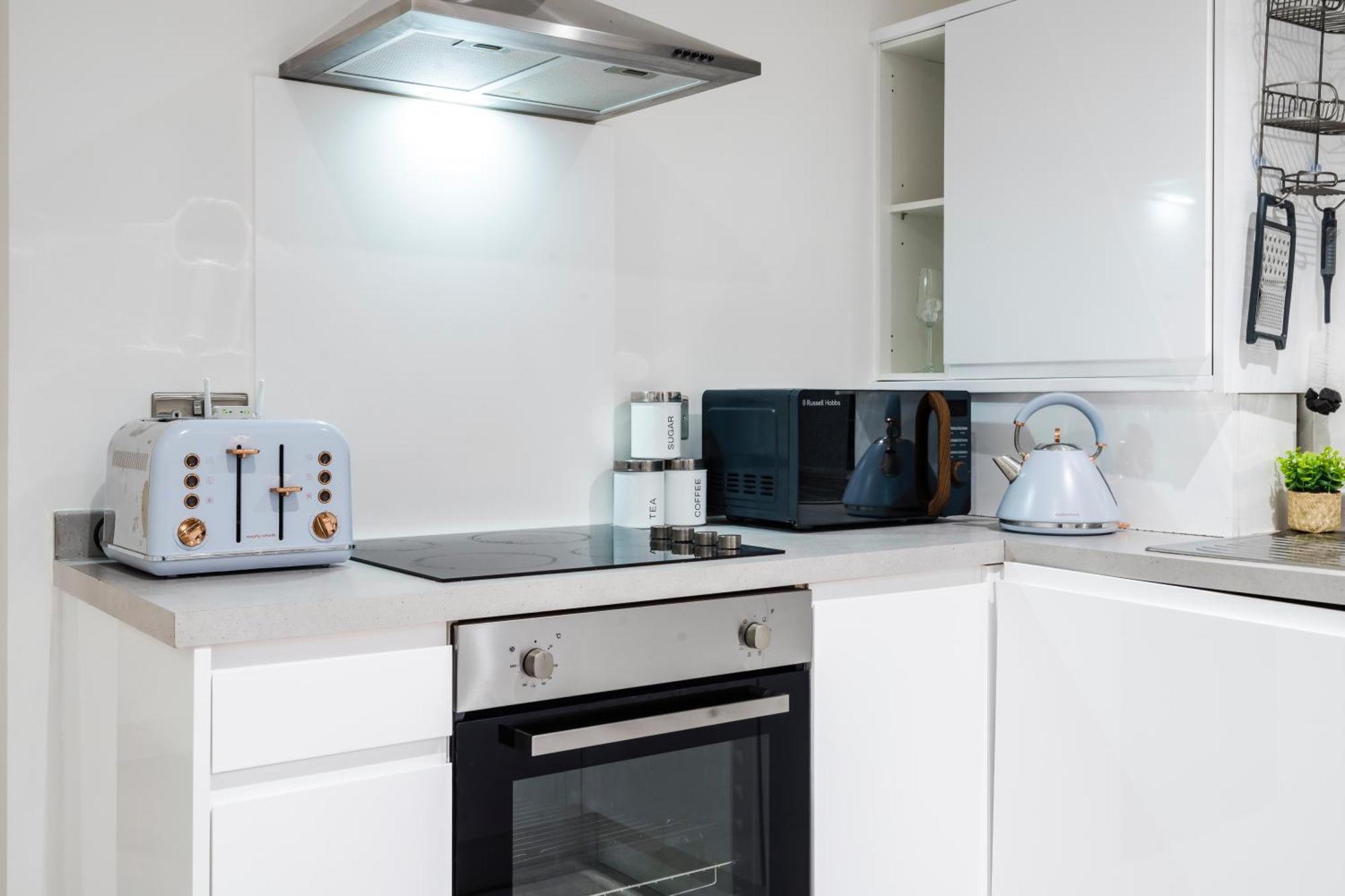 Charming 2-bedroom Town House - Short Walk From The Station Holiday home