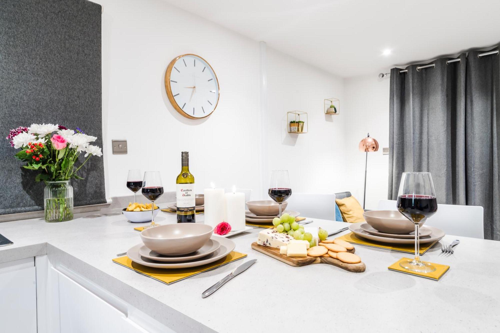 Charming 2-bedroom Town House - Short Walk From The Station Holiday home *