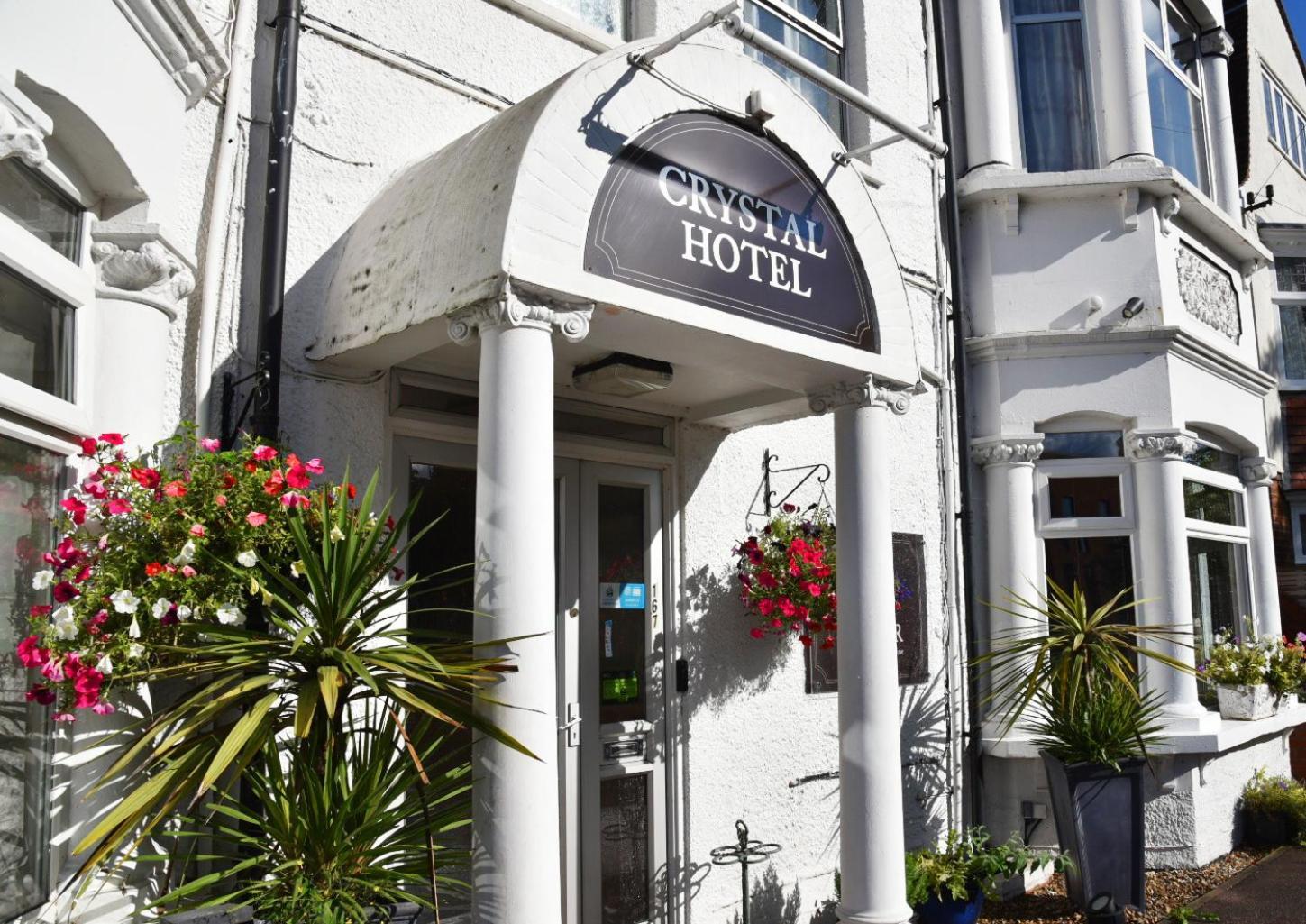 Crystal & Savour Hotel