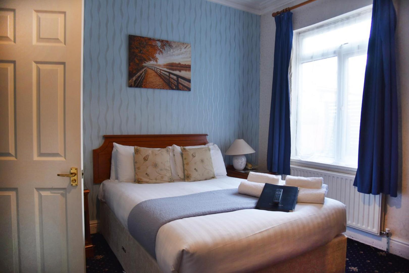 Hotel Crystal & Savour 3*