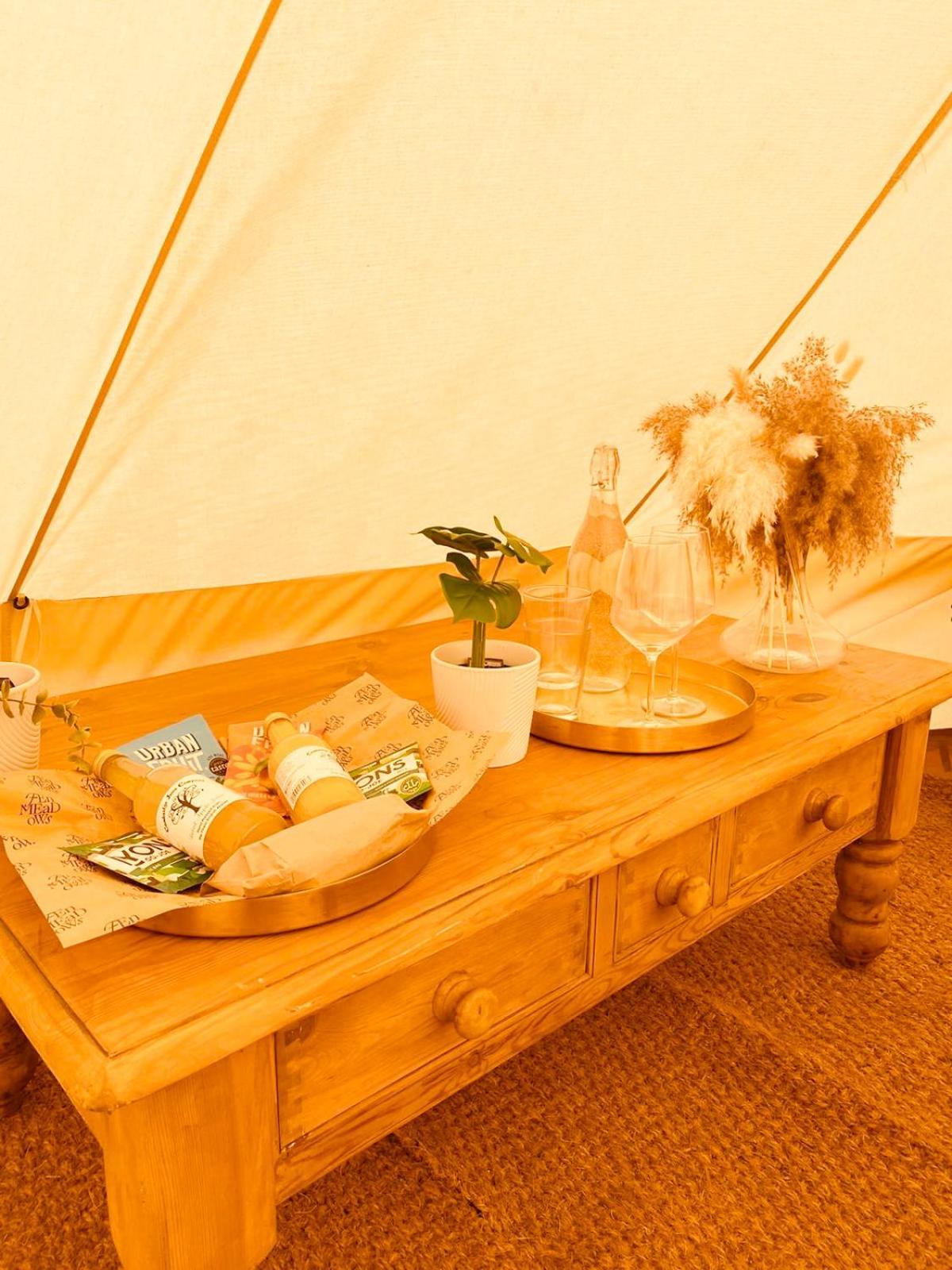 Fen Meadows Glamping - Luxury And Bell Tents Campsite Cambridge (Cambridgeshire)