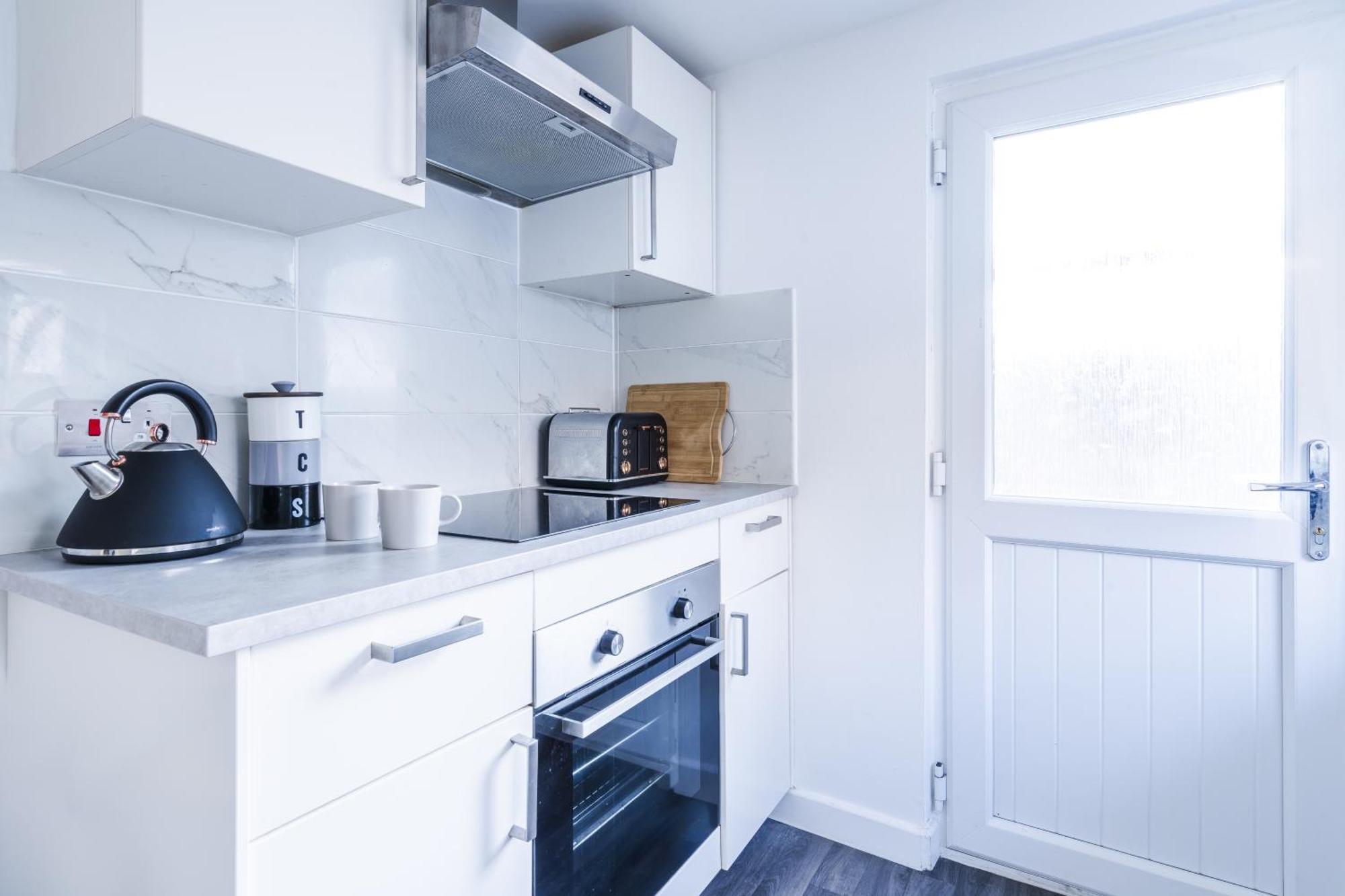 Holiday home Charming 2-bedroom Town House - Short Walk From The Station